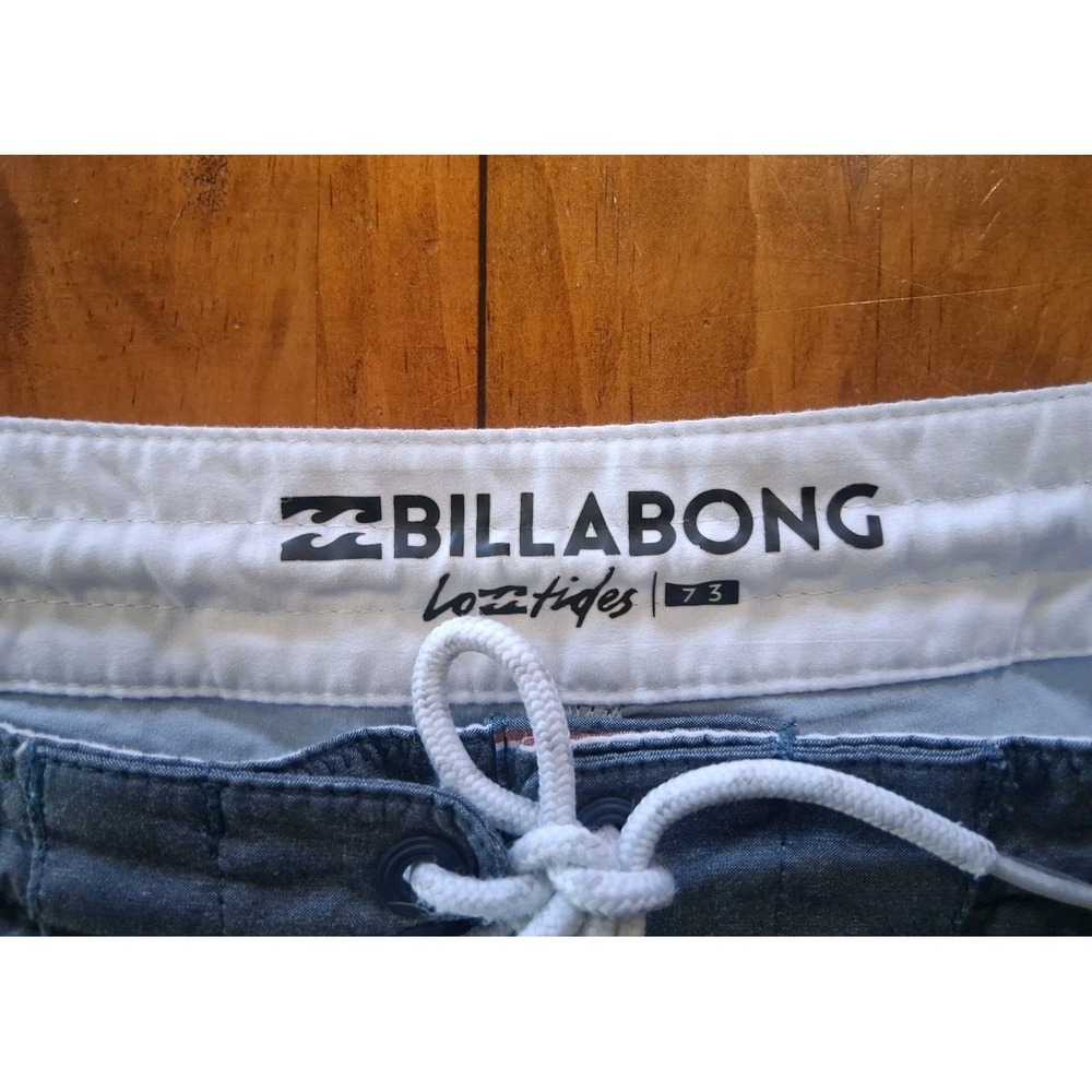 Billabong Lo Tide Boardshorts Mens 30 Surf Swim Trunks - Picture 2 of 4